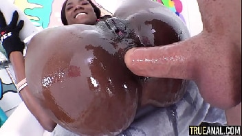 Negra sexo anal forte e bem gostoso