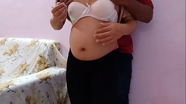 Porno Amador com Vagabunda Dando Para O Amigo na Casa Abandonada