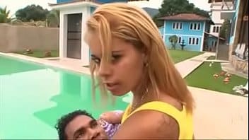Filme adulto com duas brasileirinhas excitadas no pau do sortudo