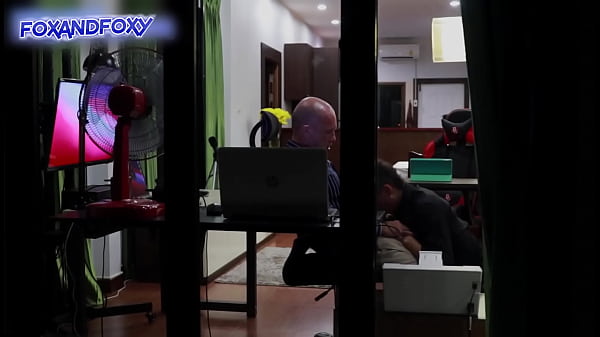Porno amador carioca macho fodendo loirinha na janela
