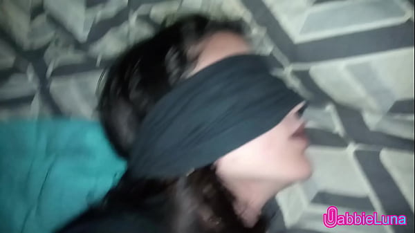 Malandra fazendo um amador dando o cu de ladinho